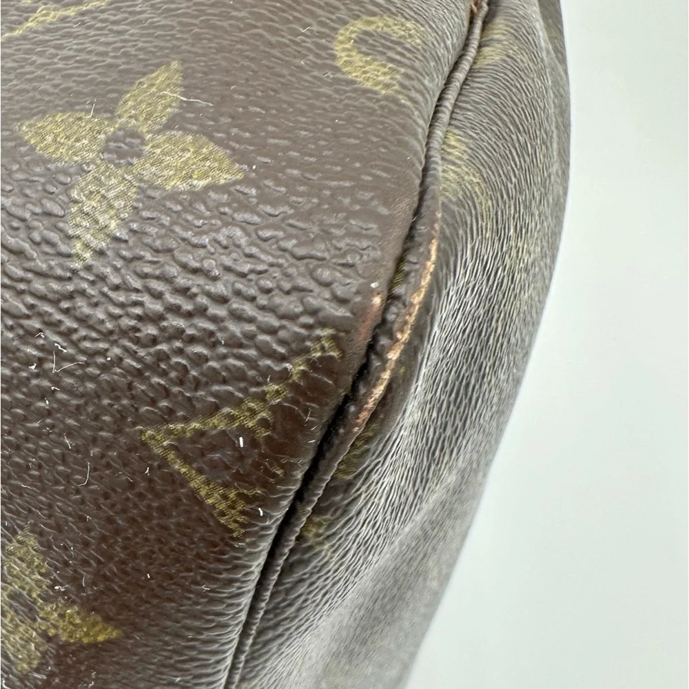 Vintage 1980s  Louis Vuitton Monogram Trousse Toilette 28 Pouch